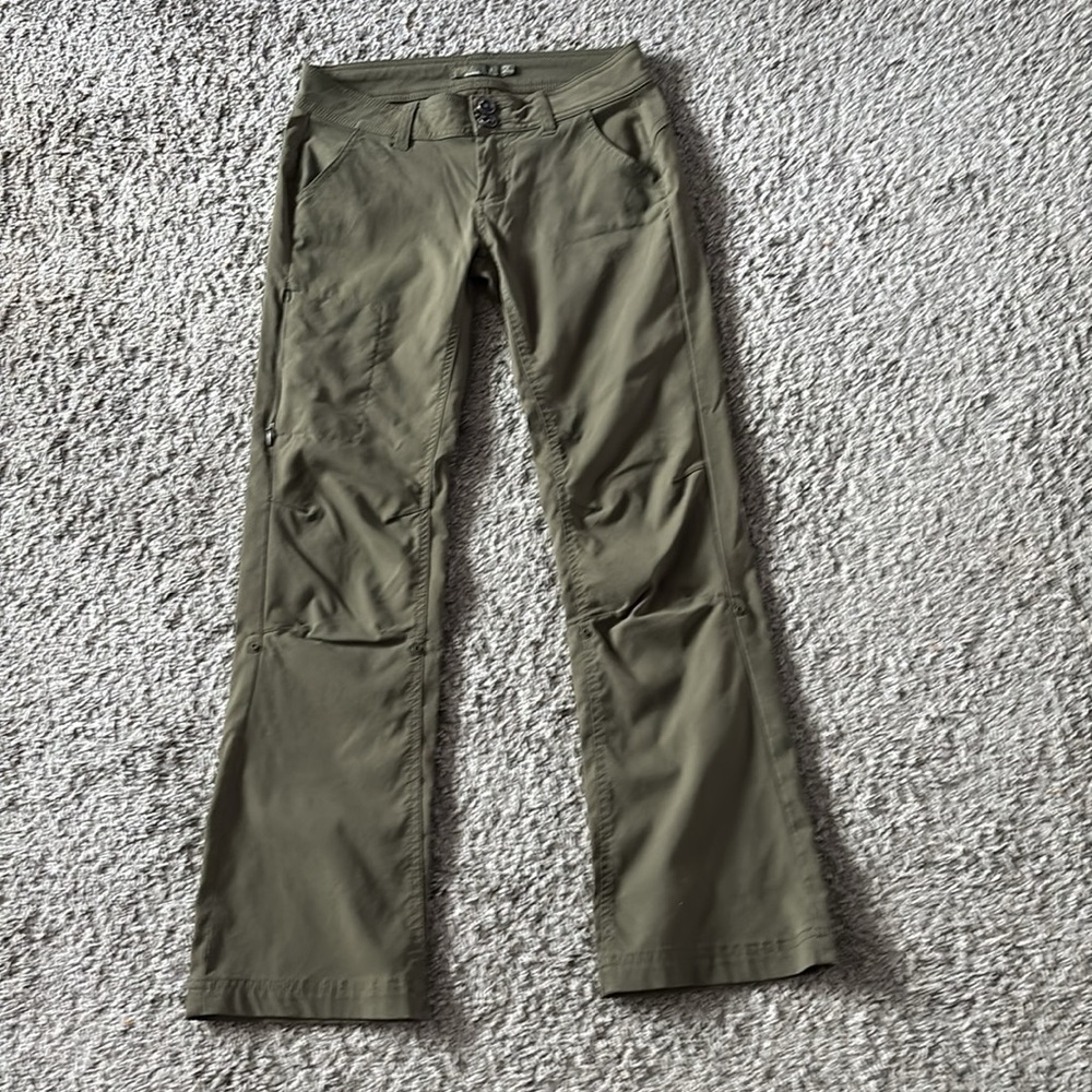 Women's Prana hiking/athletic pants roll up Olive green size 2 flare legs